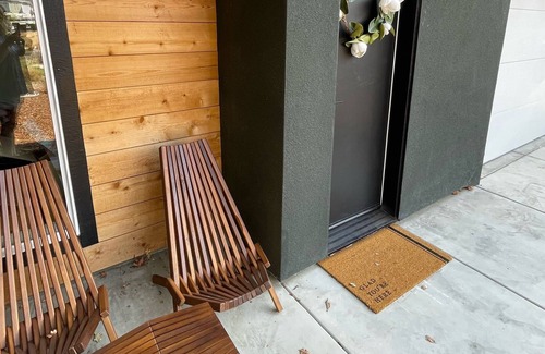 Girvan Apartment | The “Breakthrough House”- The place you come for a breakthrough!