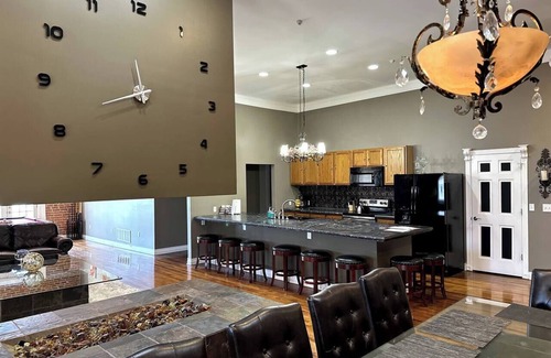 Kokomo Apartment | The Brick-Road Penthouse, Luxury Loft