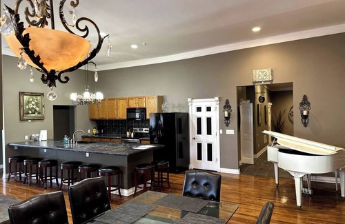 Kokomo Apartment | The Brick-Road Penthouse, Luxury Loft