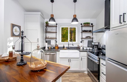 Saint Joe Ski Chalet | The Bridge House Rock Hot Tub Buffalo River