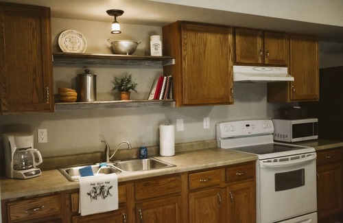 Ontario House | The Broken Windmilll Inn Ontario Farm Retreat