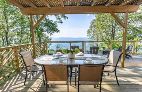 Lookout Mountain House | The Brow House with stunning views