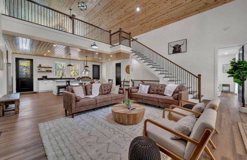 Logan Cabin | The Buffalo at Whiskey Ridge Cabins; Luxury in the woods