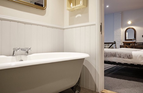 Bridport Hotel | The Bull Hotel