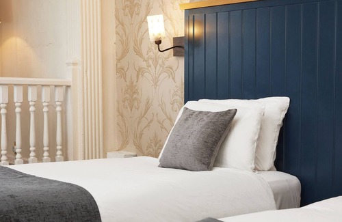 Long Melford Hotel | The Bull Hotel Long Melford by Greene King Inns