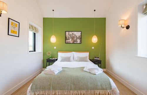 Ashford House | The Bull Pen by Bloom Stays