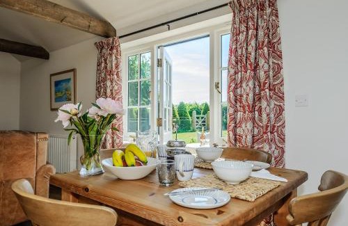 Manningtree House | The Bull Pen