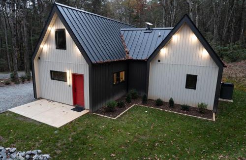 Balsam Grove House | The Bungalow at Valley Bear Farms Resort