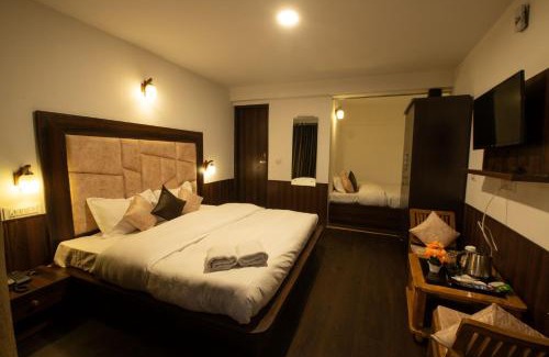 Bashisht Hotel | THE BUNK STREET