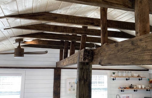 Acworth Apartment | The Bunkhouse “ 5 minutes to I-75” Unique Loft across Brewery & Wedding Venues.