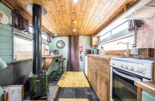 Eye Apartment | The Bus Stop, Thornham Magna