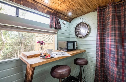 Eye Apartment | The Bus Stop, Thornham Magna