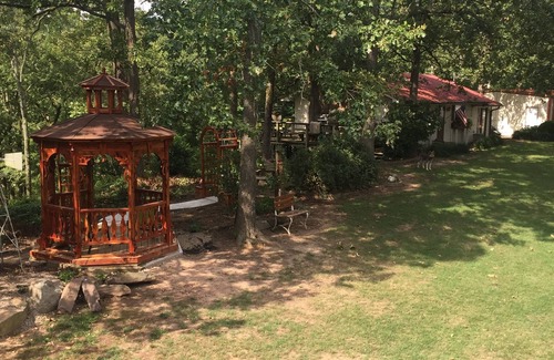 Scranton Cabin | The 'Byrd's Nest' Dublin Bay Lake Dardanelle