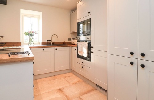 Wesham Cottage | THE BYRE, pet friendly, with open fire in Kirkham