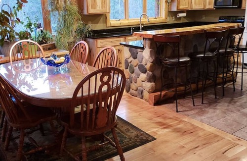 Necedah Cabin | The Cabin at The Land of the Yellow River Rentals