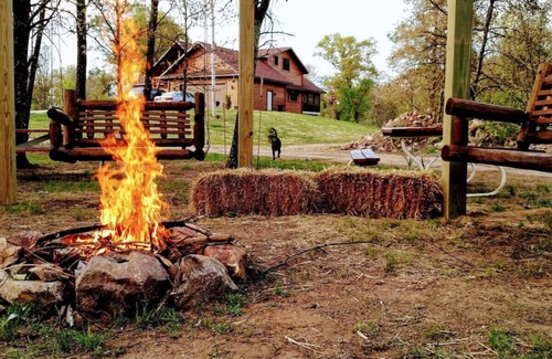Necedah Cabin | The Cabin at The Land of the Yellow River Rentals