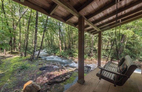 Old Fort Cabin | The Cabin at Two Creeks - 2 Bedroom, 1 Bathroom