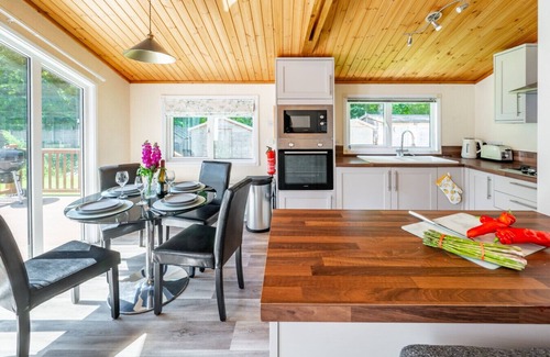 Aldborough Apartment | The Cabin | Sleeps up to six | Gardens | Aylsham