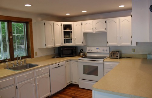 Harrison House | "THE CALLING LOON". A sunny 5 bedroom, 2 bath house on Crystal Lake! Sleeps 9.