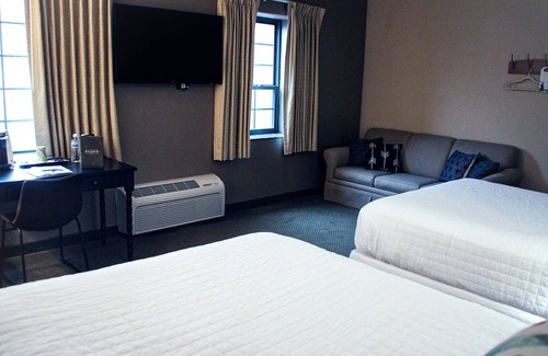 Lewistown Hotel | The Calvert Hotel