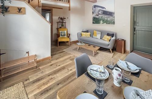 Brayford House | The Calving Barn - Uk49679