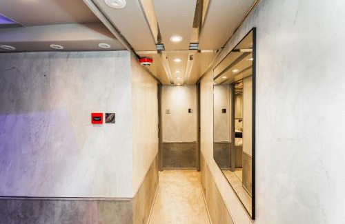 Canary Wharf Boat Rental | The Canary Yacht