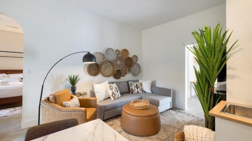 Old Village House | The Cannon Cottage by AvantStay Old Mt. Pleasant Gem Near Sullivan’s Island