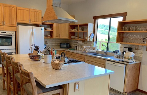 Redwood City House | The Canyon View House at Lobitos Creek Ranch near the beaches and redwoods