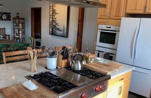 Redwood City House | The Canyon View House at Lobitos Creek Ranch near the beaches and redwoods