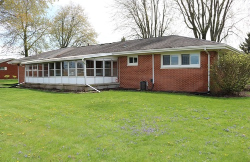 Lakeview House | The Captains Quarters located 1/4 mile from Old Field Beach , Pet friendly,