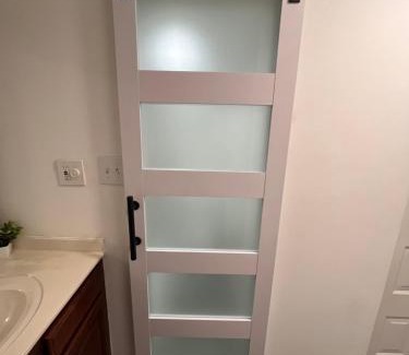 Arlington House | The Carlyle House with housemate