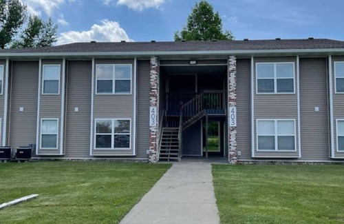 Hamilton Apartment | The Carolyn - Entire 2 Bedroom Apt in Quilt Town, USA