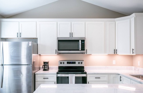 Oxford Apartment | The Carr, Chic 1BR Studio by Velvet Ditch Villas