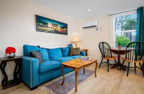 Grass Valley House | The Carriage House Chic Treetop Loft and Hot Tub