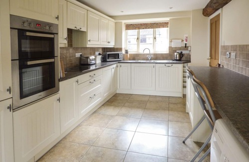 Low Catton Cottage | THE CART SHED, pet friendly, with a garden in York