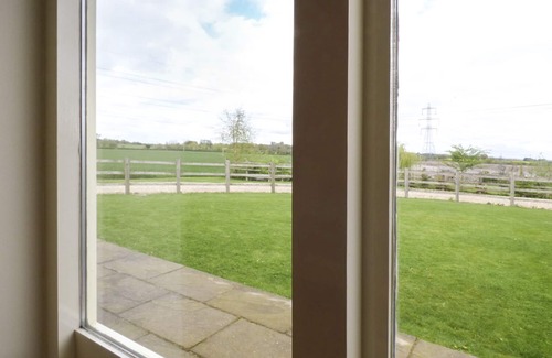 Low Catton Cottage | THE CART SHED, pet friendly, with a garden in York