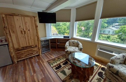 Chimney Rock Hotel | The Carter Lodge On The River