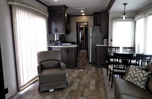 Cadiz House | The Castle at Rock Castle