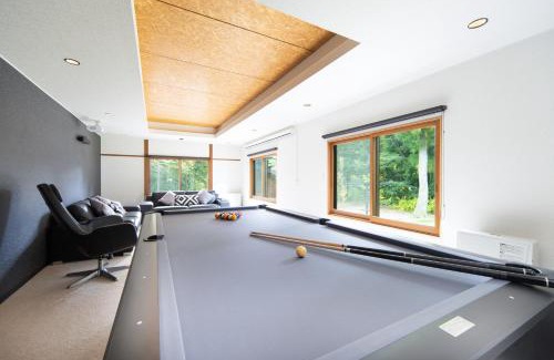 Kitaazumi-gun Ski Chalet | The Castle by HHG