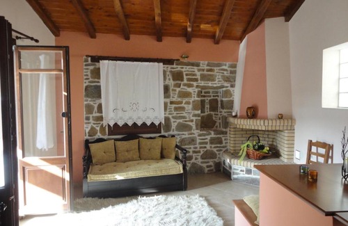 Volissos Apartment | The Castle's Key