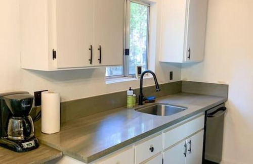 Arnold Ski Chalet | The Cedar Loft - Pet and Family Friendly - BBQ/Pool/Fire Pit