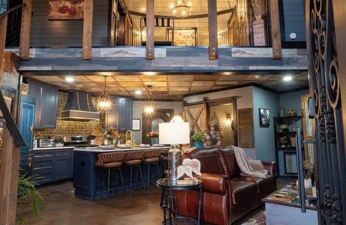 Lincolnton House | The Cedar St Silo- Sleeps 4 w/Fireplace & Hot Tub. Walk to Downtown Lincolnton