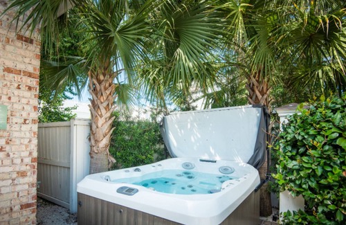 Radcliffeborough Cottage | The Chapel Compound by Avantstay 3 Home Buyout In Fantastic Charleston Location!