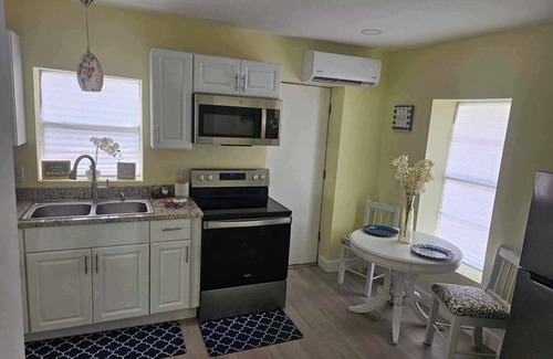 Branford Cottage | The charm you are looking for!