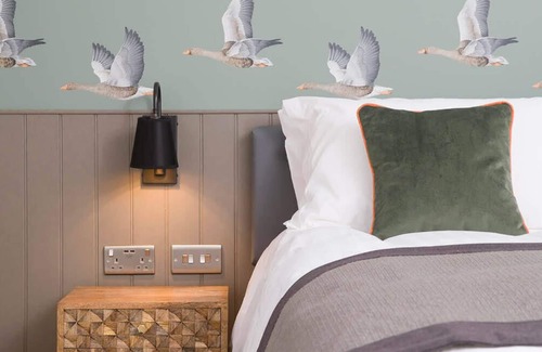 Woolmer Green Hotel | The Chequers