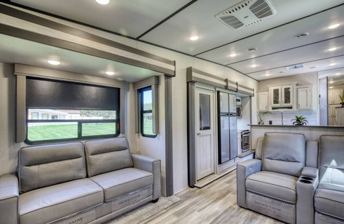 Nemo House | The Chickadee: King Bed · Great Location · Near Trails · Amazing View