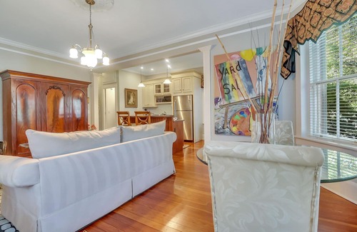 Historic Downtown Savannah Apartment | The Chippewa Suite on Savannah's Famous Jones Street