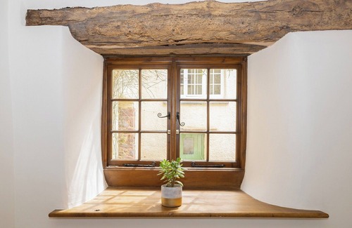 Crediton Cottage | The Cider Barn is a beautiful, three-bedroom, rural retreat.