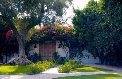 The Movie Colony House | The Citrus House retreat, a peaceful oasis.walk or ride bikes to downtown!