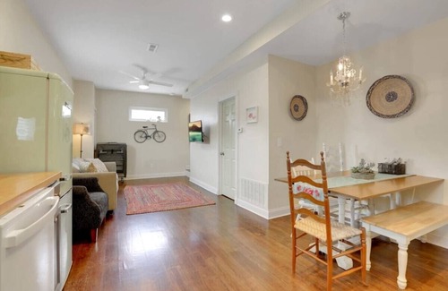 West Columbus House | The City Cottage - Unique and Cozy